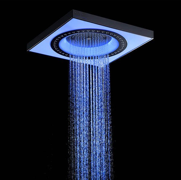 Angled view of Cascada Perla dual shower system design.