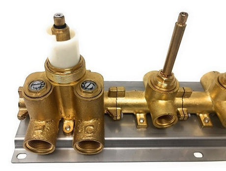 Contemporary 4-Knob Thermostatic Valve - Cascada Showers