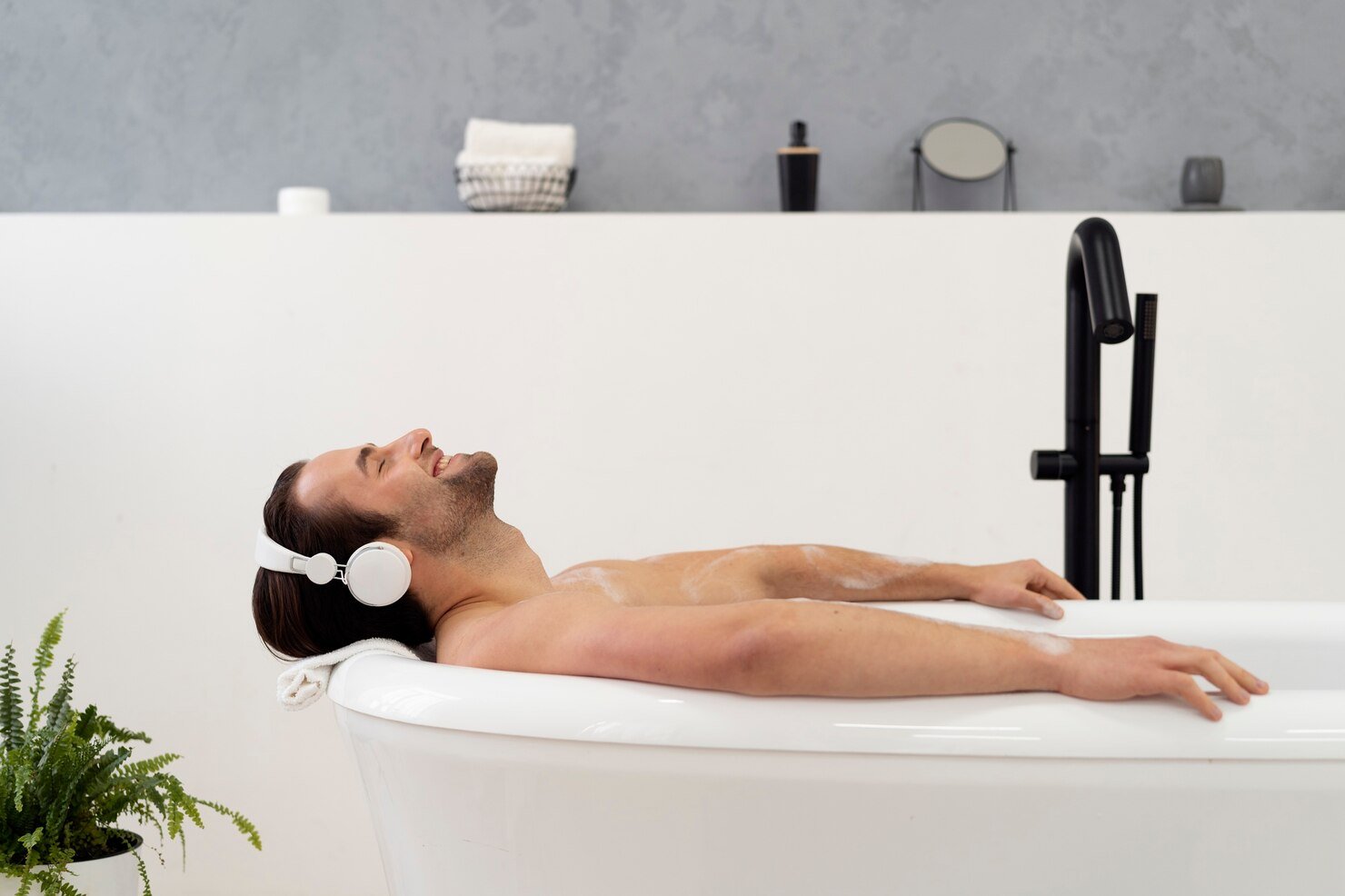 Shower Systems Featuring a Bluetooth Speaker Shower Head